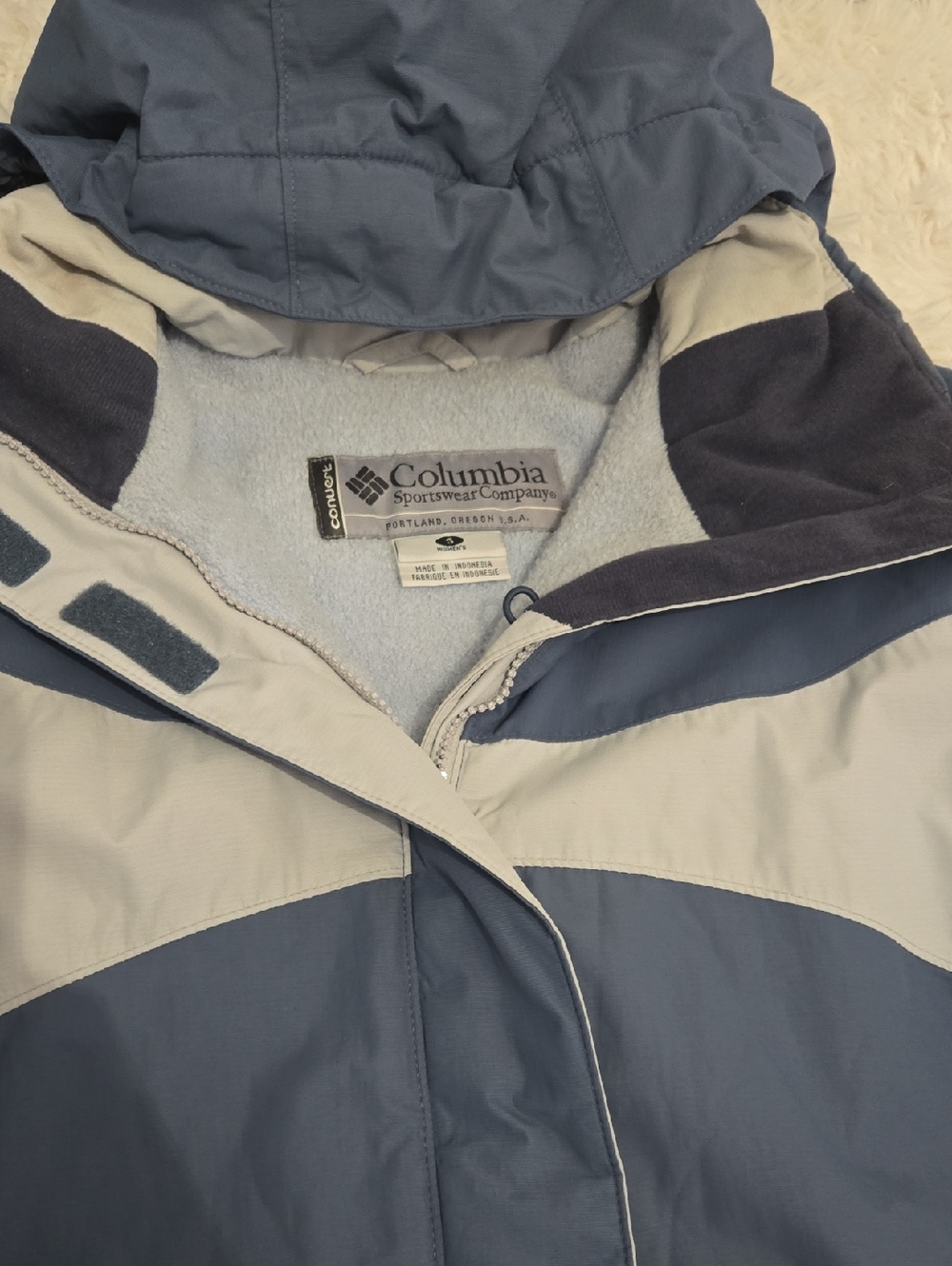 Columbia Womens Convert Hooded Jacket in Slate Blue and Light Gray Size S